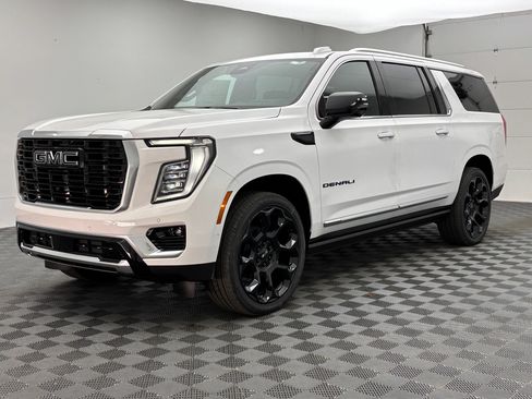 New 2026 GMC Yukon XL Denali w/ Denali Reserve Package AWD/4WD image 2