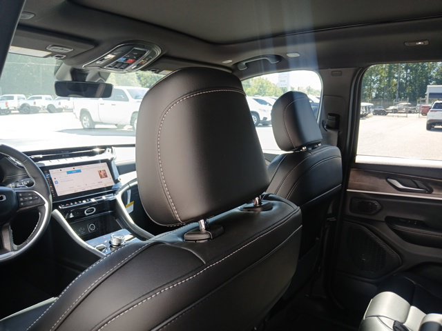 New 2027 Jeep Grand Cherokee Limited AWD/4WD image 16