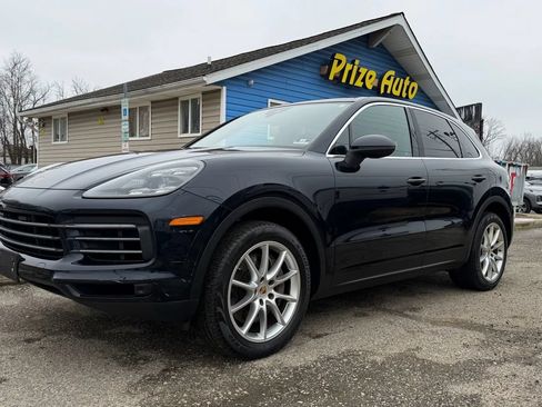 Used 2019 Porsche Cayenne S w/ Premium Plus Package AWD/4WD image 2