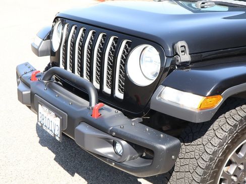 Used 2020 Jeep Gladiator Overland w/ Trailer Tow Package AWD/4WD image 8