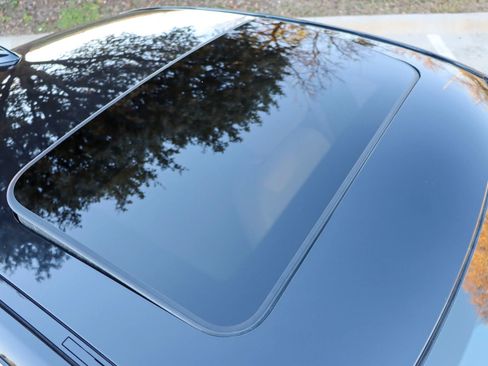 Used 2018 BMW 330i Sedan image 9