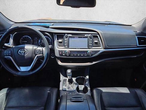 Used 2014 Toyota Highlander Limited FWD image 16
