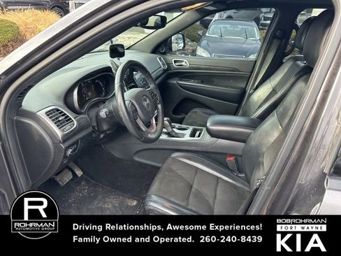 Used 2019 Jeep Grand Cherokee Altitude image 10
