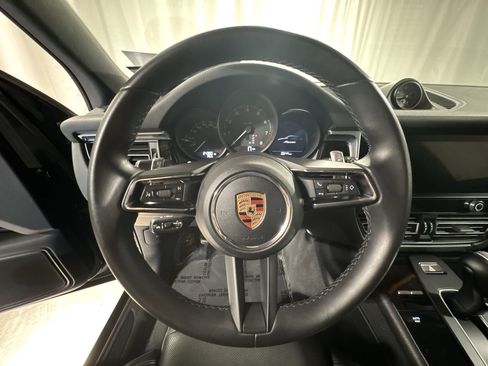 Used 2024 Porsche Macan image 23