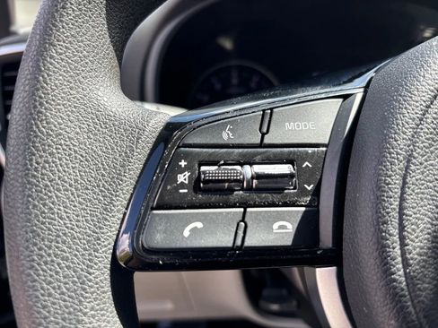 Used 2020 Kia Sportage LX FWD image 16