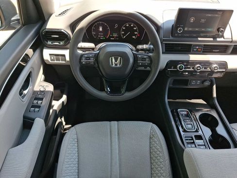 Certified 2023 Honda Pilot LX image 11