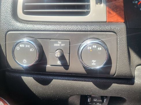 Used 2011 GMC Sierra 2500 SLT w/ SLT Convenience Package AWD/4WD image 32