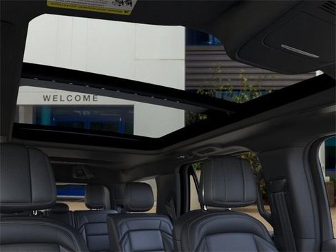 New 2025 Lincoln Navigator Reserve w/ Jet Appearance Package image 22