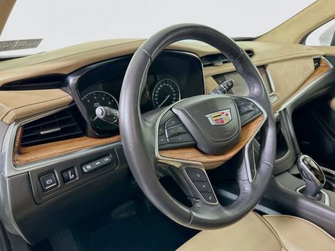 Certified 2018 Cadillac XT5 Platinum w/ Driver Assist Package AWD/4WD image 9