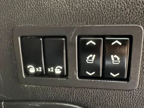 Used 2015 GMC Yukon SLT AWD/4WD image 35