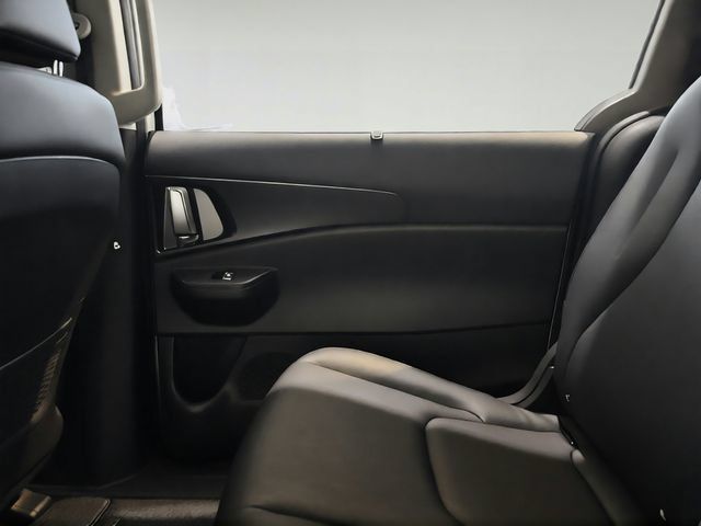 Certified 2026 Kia Carnival SX w/ SX Dark Edition Package FWD image 29