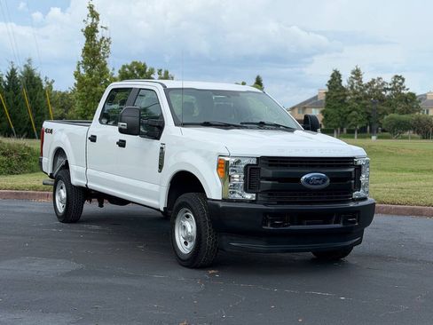 Used 2017 Ford F250 XL w/ Power Equipment Group AWD/4WD image 29