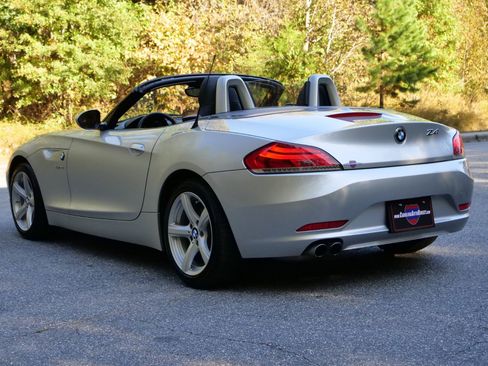 Used 2011 BMW Z4 sDrive30i image 22