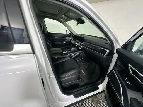 Used 2025 Kia Telluride S image 34