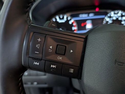 Used 2025 Nissan Rogue SV image 17