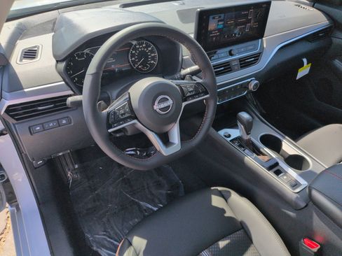 New 2026 Nissan Altima 2.5 SR AWD/4WD image 2