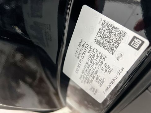 Used 2025 Chevrolet Corvette Stingray Coupe w/ Z51 Performance Package image 26