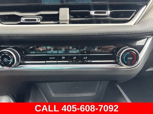 Used 2025 Chevrolet Equinox LT FWD image 12