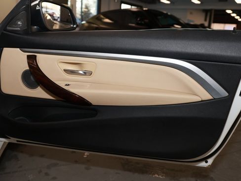 Used 2019 BMW 430i xDrive Convertible w/ Convenience Package image 18