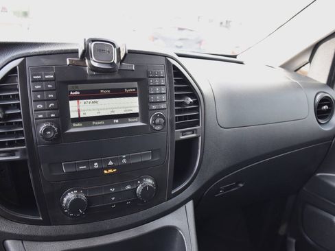 Used 2020 Mercedes-Benz Metris image 19