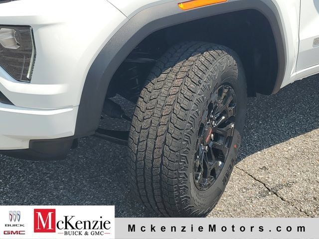 New 2026 GMC Canyon Elevation w/ Technology Package RWD image 30