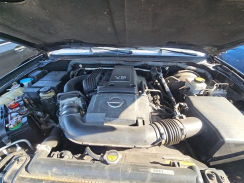 Used 2011 Nissan Pathfinder SV image 19