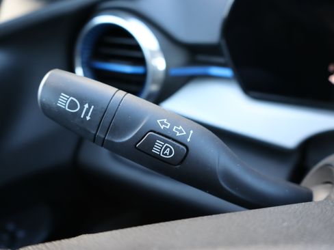 Certified 2024 Chevrolet Trax LT image 21