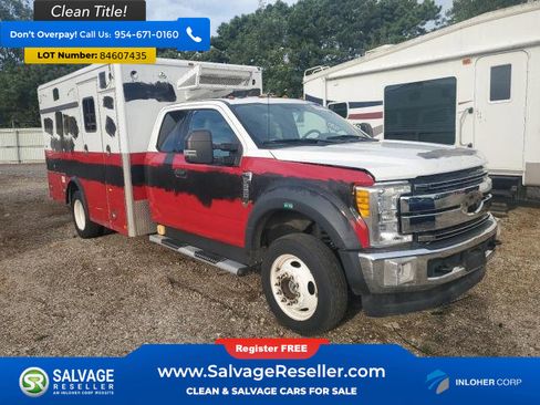 Used 2017 Ford F550 4x4 SuperCab Super Duty image 5