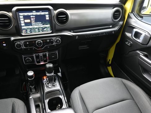 Used 2022 Jeep Wrangler Unlimited Sport image 38