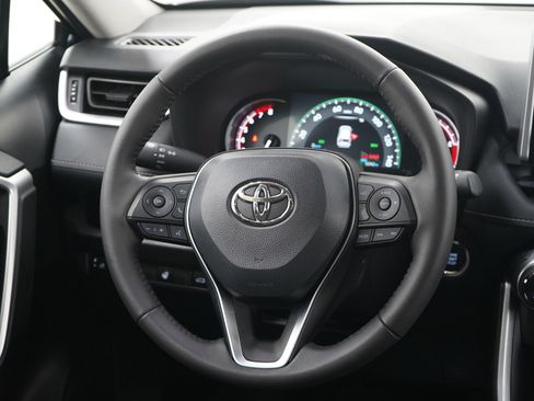 Used 2025 Toyota RAV4 XLE w/ Convenience Package AWD/4WD image 14