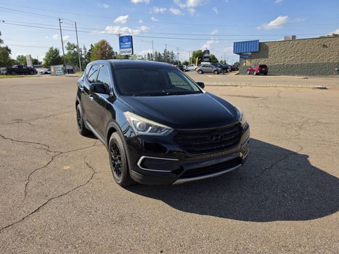 Used 2018 Hyundai Santa Fe Sport FWD image 2