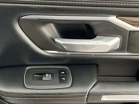 Used 2019 RAM 1500 Laramie image 31