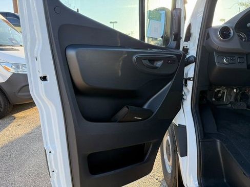 New 2025 Mercedes-Benz Sprinter 2500 image 12