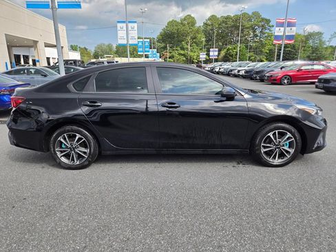Used 2024 Kia Forte LXS w/ LXS Technology Package FWD image 4