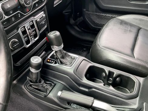 Used 2021 Jeep Gladiator Overland w/ Popular Equipment Package image 14