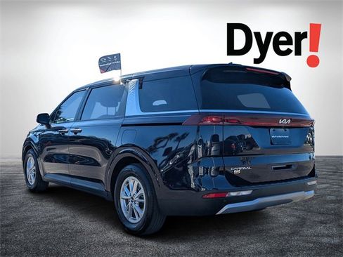 Certified 2024 Kia Carnival LX image 6