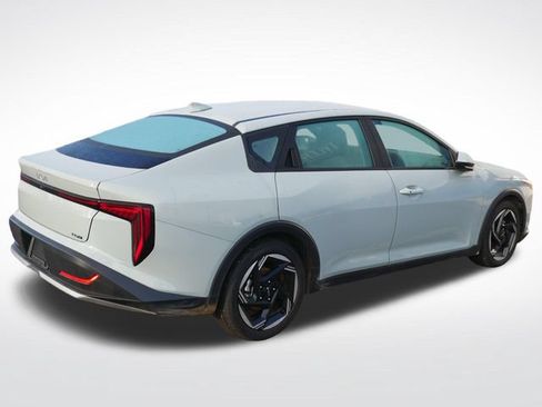Used 2025 Kia K4 EX FWD image 9