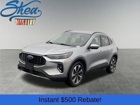 Used 2023 Ford Escape Platinum image 1