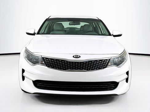 Used 2018 Kia Optima EX image 2
