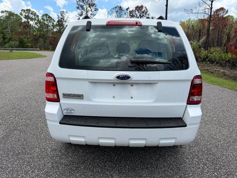 Used 2009 Ford Escape XLS FWD image 4