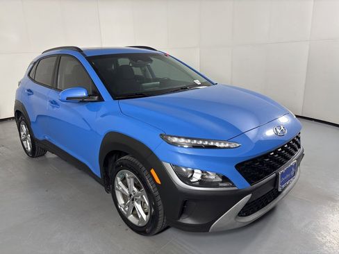 Used 2022 Hyundai Kona SEL w/ Convenience Package AWD/4WD image 2
