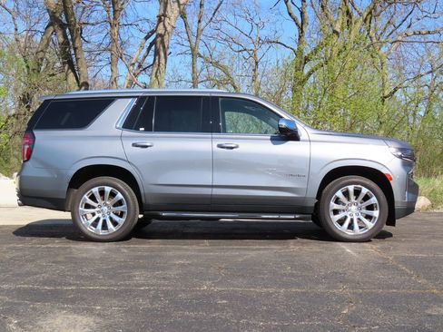 Used 2022 Chevrolet Tahoe Premier AWD/4WD image 2