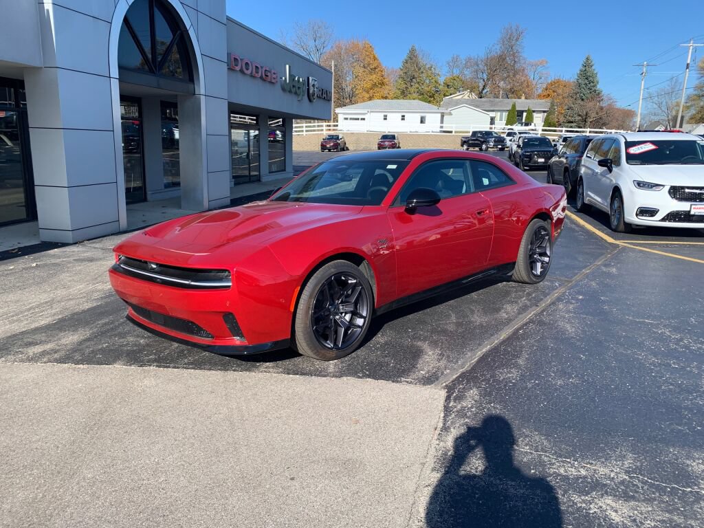 Used 2024 Dodge Charger Daytona R/T w/ Plus Group AWD/4WD image 5