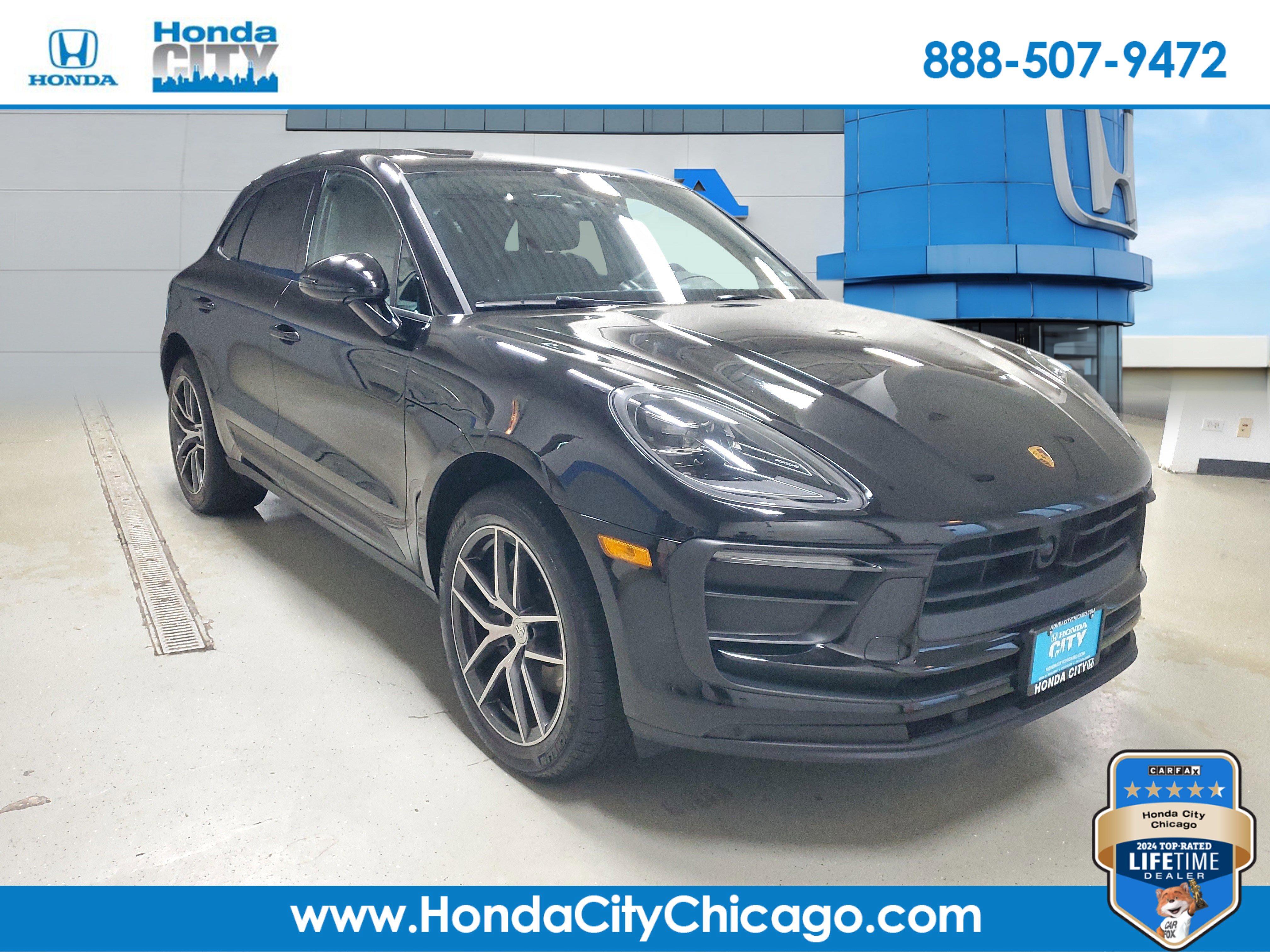 Used 2025 Porsche Macan AWD/4WD image 1