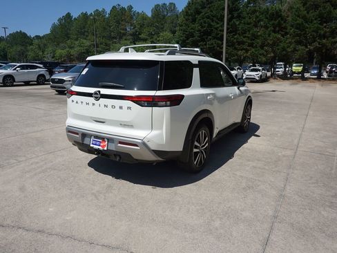 Used 2023 Nissan Pathfinder Platinum FWD image 23
