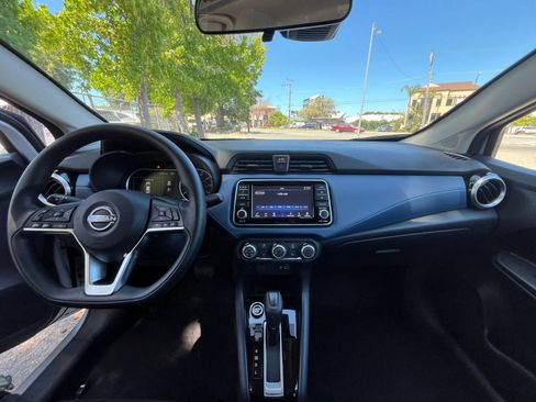 Used 2025 Nissan Versa SV FWD image 31