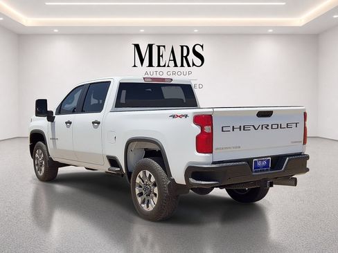 Used 2024 Chevrolet Silverado 2500 Custom w/ Custom Value Package AWD/4WD image 3