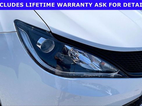 Used 2020 Chrysler Pacifica Touring-L w/ S Appearance Package FWD image 24