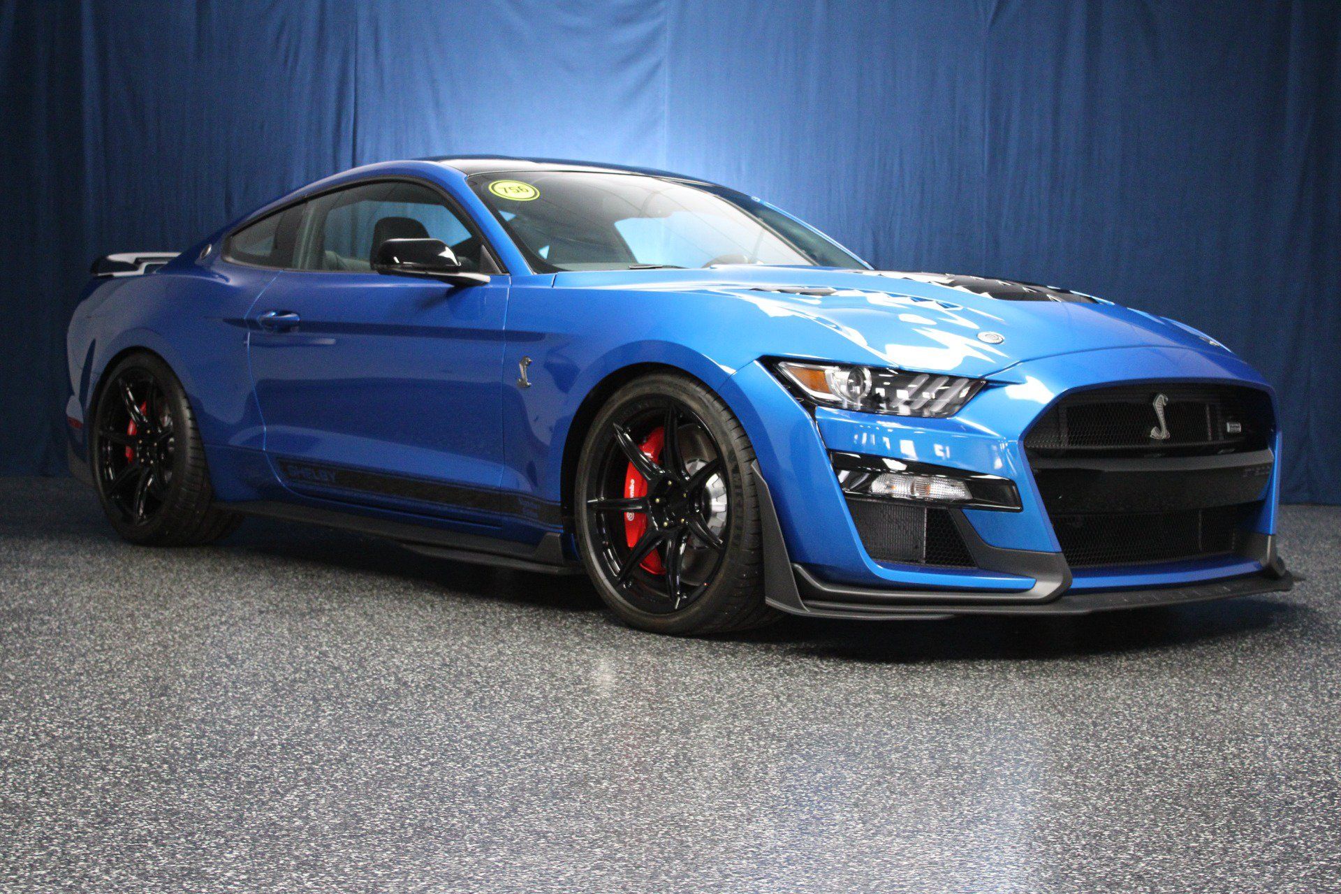 Used 2020 Ford Mustang Shelby GT500 w/ Technology Package RWD image 3