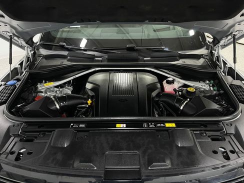 Used 2024 Land Rover Range Rover SE image 26